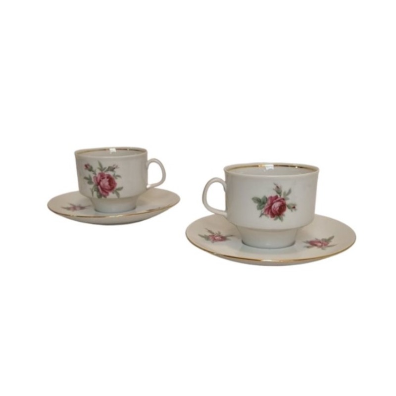Kop en schotel Spenzo twee stuks. Echte jaren 50 koffie kopjes. Met mooi uitgewerkte rozen afbeeldingen. Alleen als set te koop.